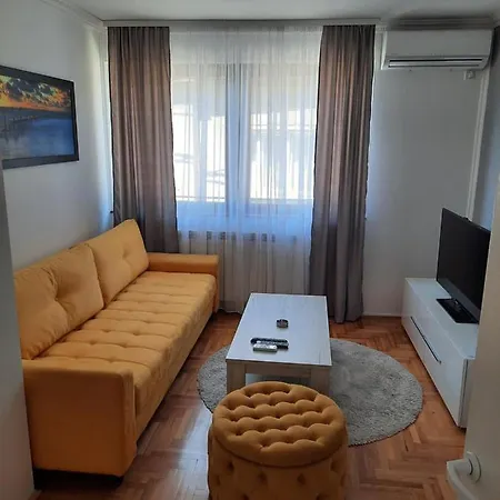 Denza Center Apartamento Saraievo
