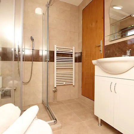 Denza Center Apartman *